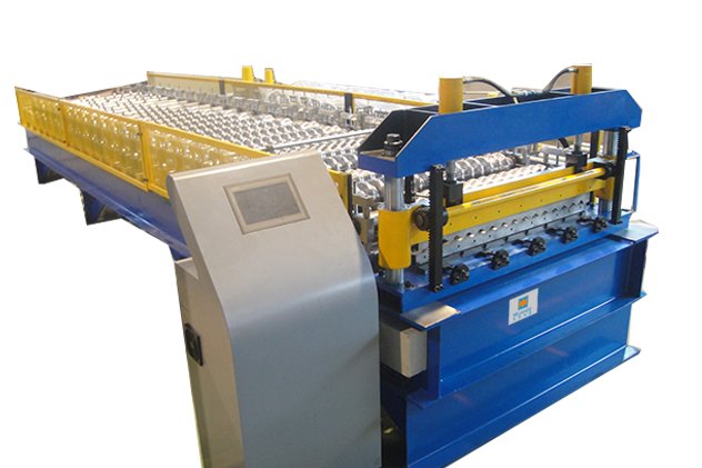 Máquina formadora de rollos para la producción industrial de techos de metal corrugado a gran escala en Bucaramanga, Santander.