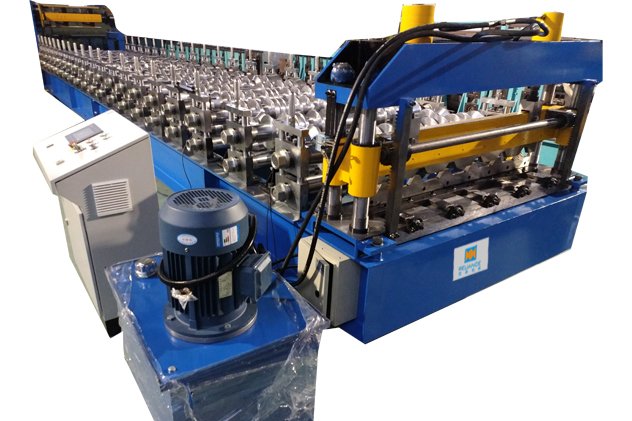 Máquina perfiladora especializada en la producción de láminas para techos de aluminio resistentes a la corrosión en Bucaramanga, Santander.