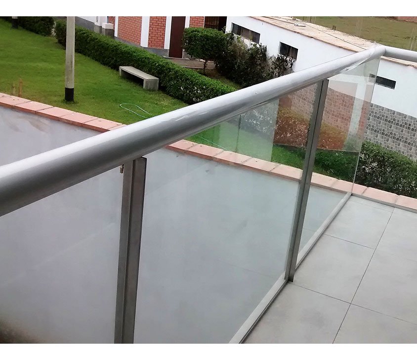 Baranda de aluminio con vidrio bucaramanga